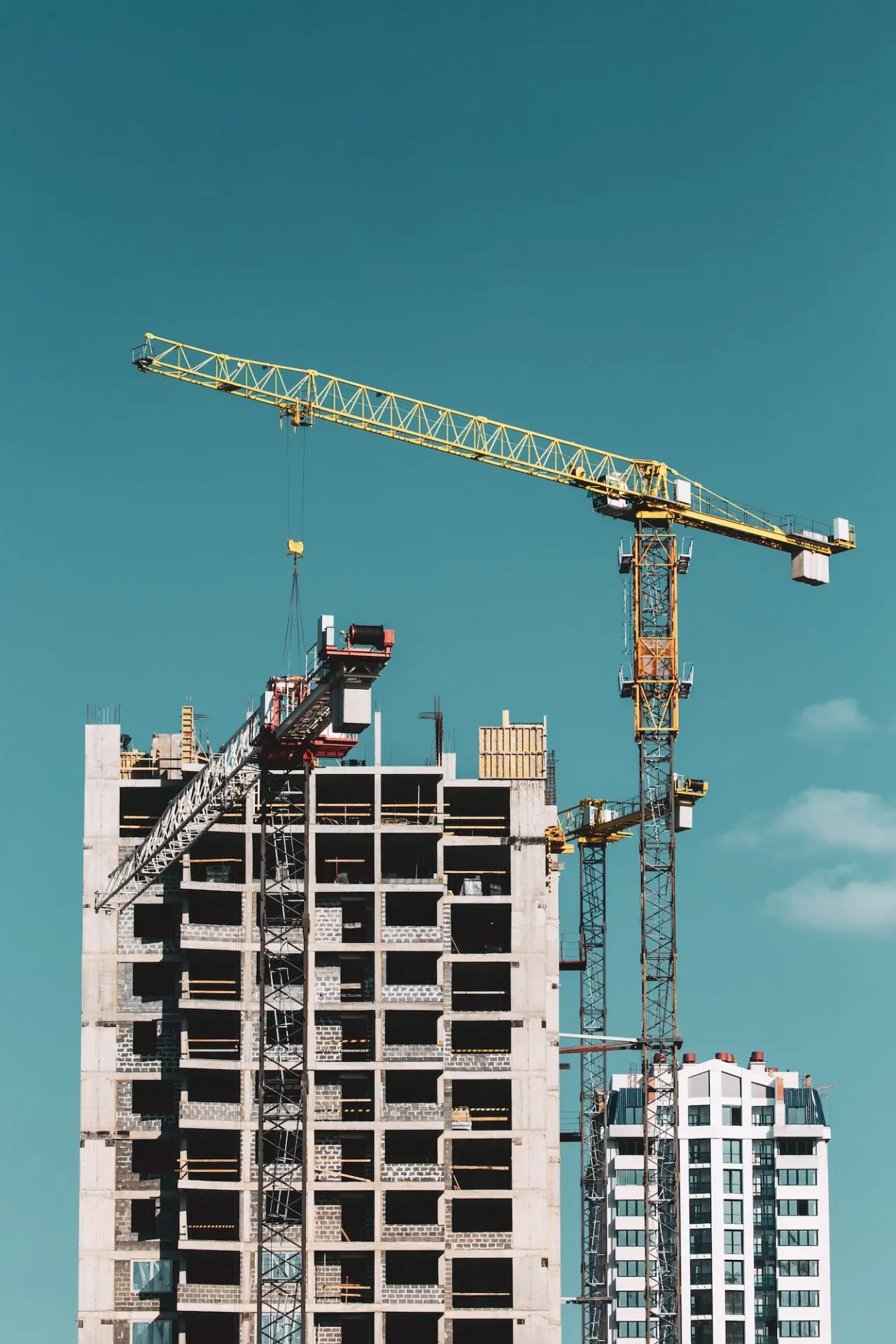 RHEA BTP, experts en installation et logistique de chantiers pour ses clients (MOA – MOE) à Paris et Île-de-France. Solutions clés en main pour vos projets.